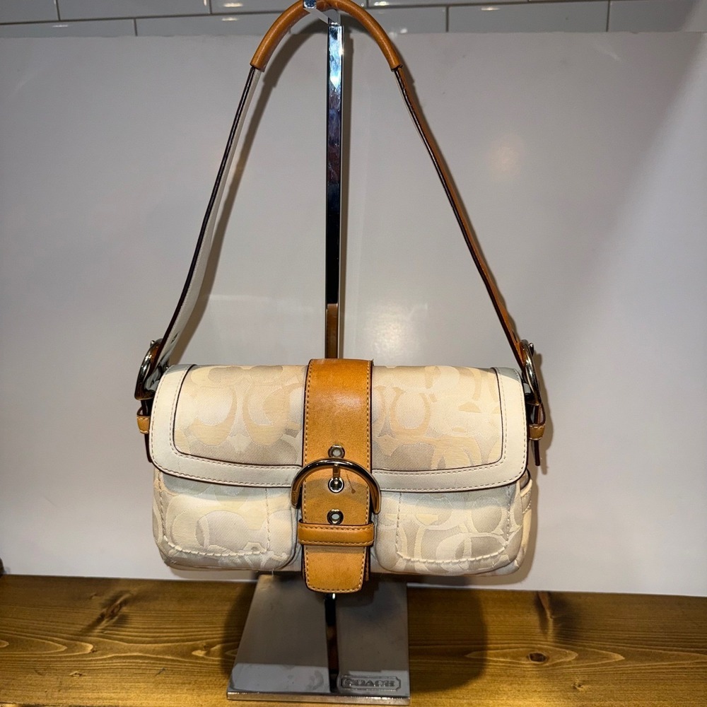 Vintage 2004 Coach Soho Optic Signature Leather Trim Buckle Shoulder Bag 1852